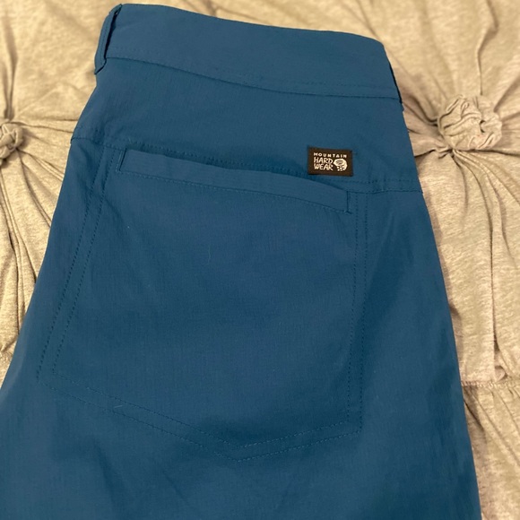 Mountain Hardware Ripstop shorts - Picture 3 of 3